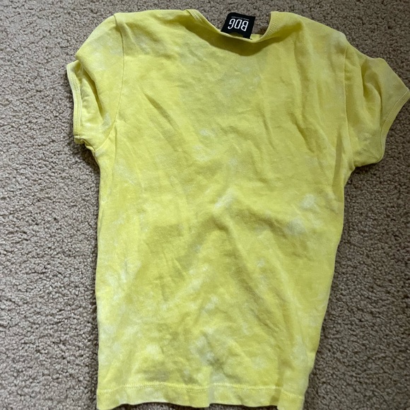 Bdg yellow tie-dye top with cinch size small - Picture 2 of 2